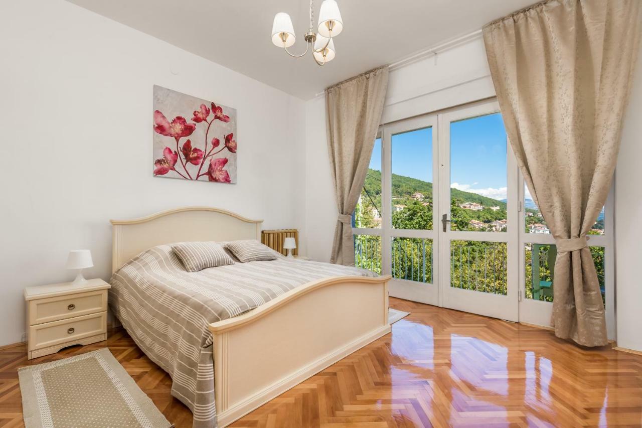 Villa Family House Sara à Ičići Extérieur photo